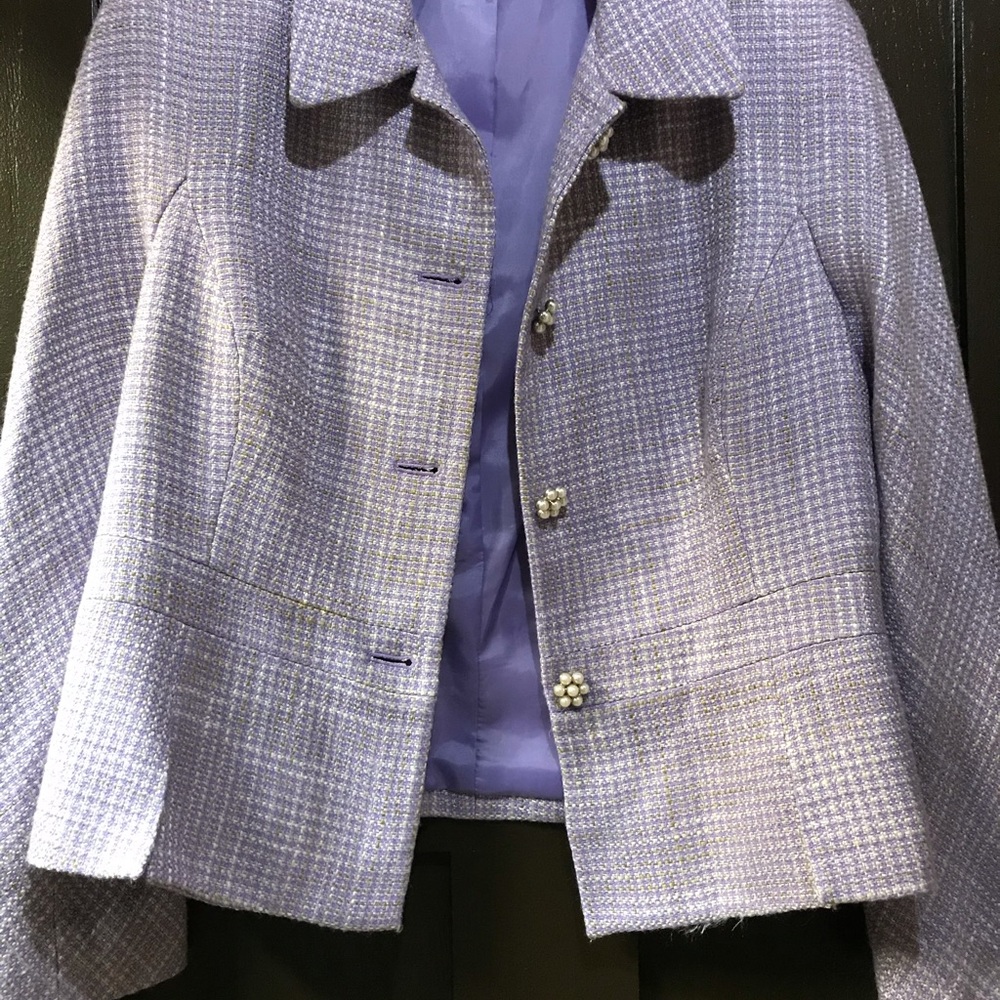 Kasper Blazer Size 12. Adorable w/ jeans.